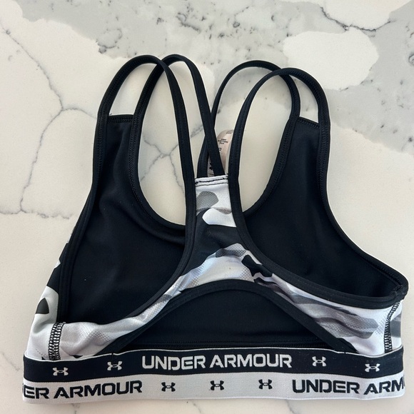 Under Armour Girls Sports Bras!! Gently used!! Set of 3!! - Picture 7 of 7